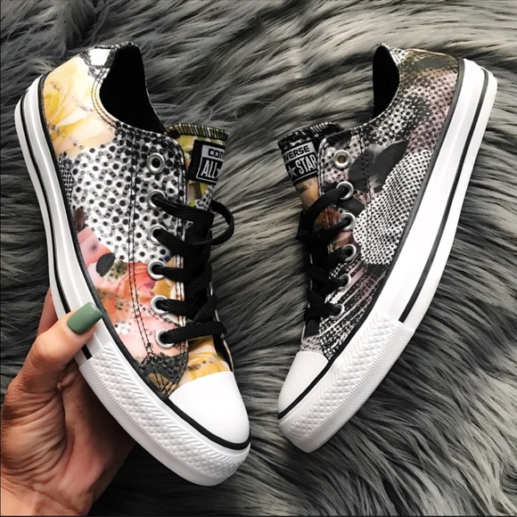 NEW 🥀 CONVERSE WOMENS LOWTOP • FLORAL - Picture 3 of 9